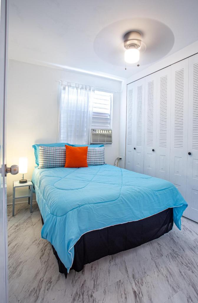2A - Welcoming Apt near Crashboat Beach photo 4
