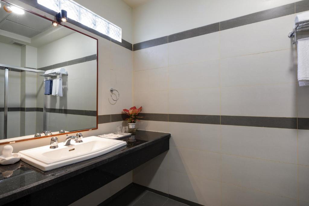 LARA HOTEL LONG XUYÊN