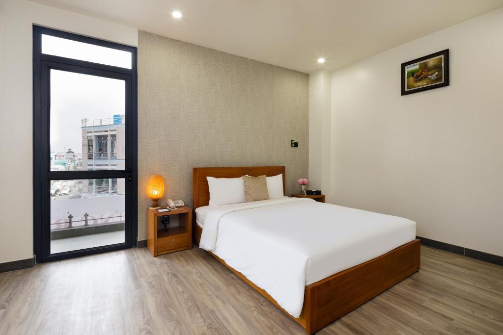 LARA HOTEL LONG XUYÊN