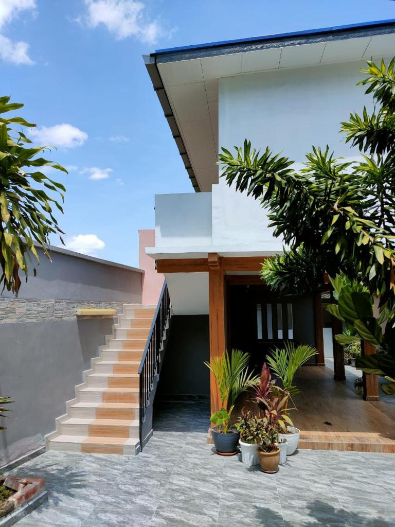 PARTY HAUS 7 bedrooms 8 toilets photo 1