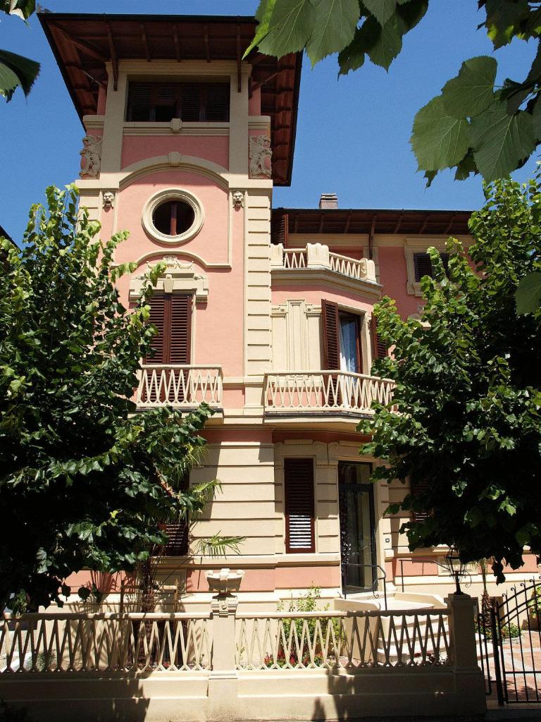 Petit Chateau photo 1