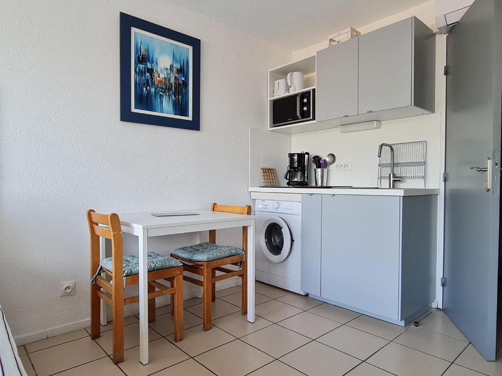 Studio climatisé 1 à 4 personnes vue mer photo 4