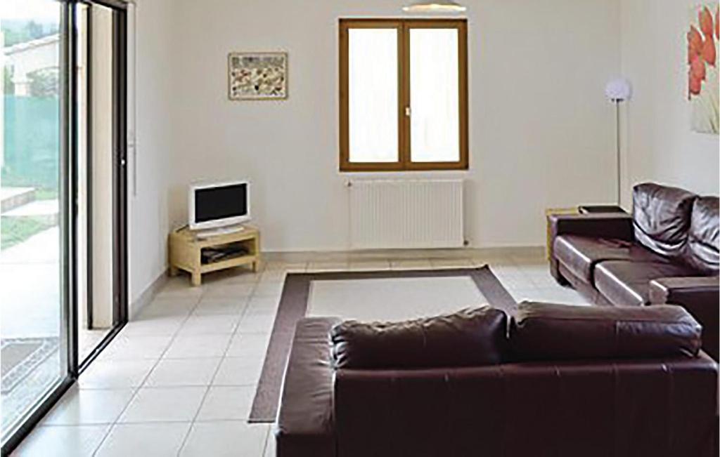 Awesome Home In Pomas With 3 Bedrooms And Outdoor Swimming Pool photo 4