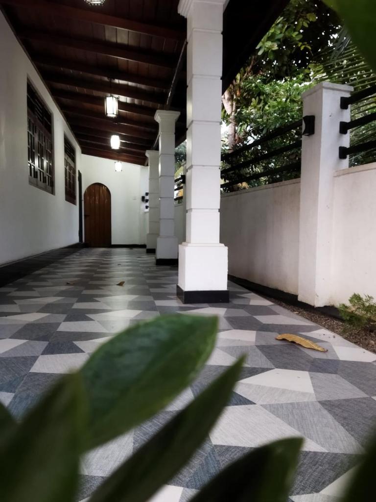Isurindi Villa photo 3
