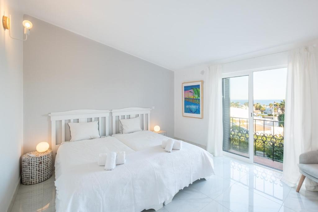 Beach Praia - Sleep 5 - Pool - Free wi-fi - Air Con photo 2
