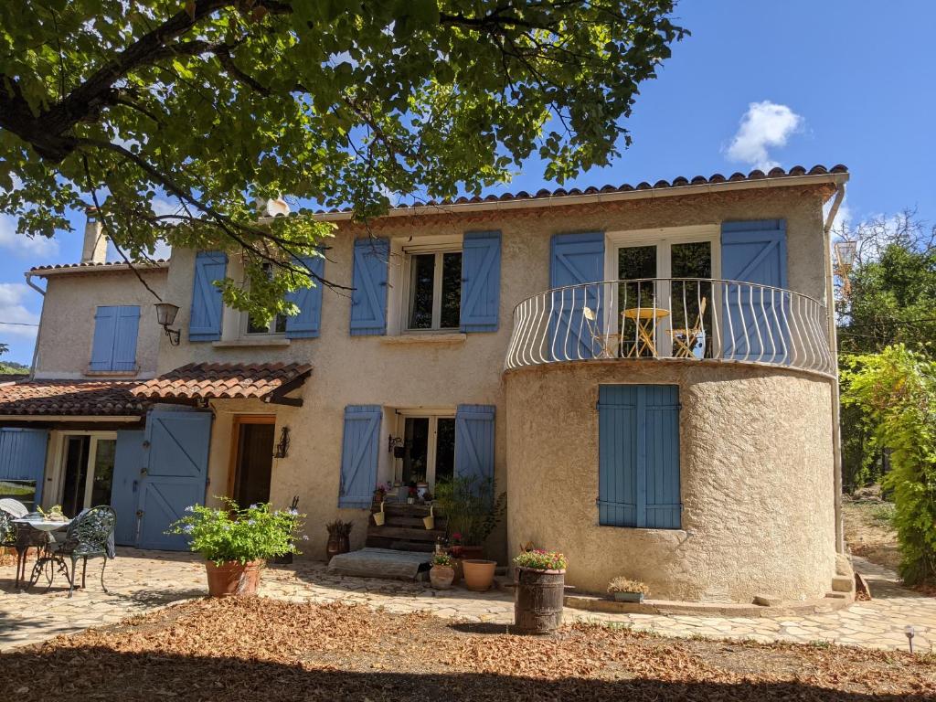 Bastide provençale avec piscine photo 2