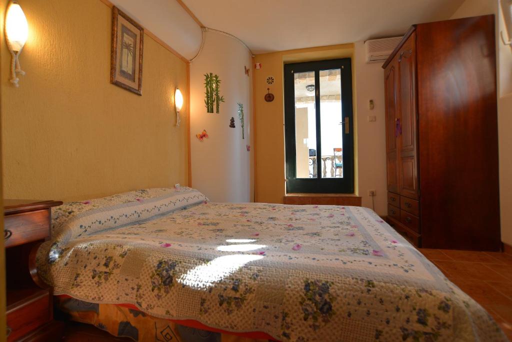 Апартаменты (Апартаменты-студио с балконом и видом на море), Apartments Palace Mira Mare