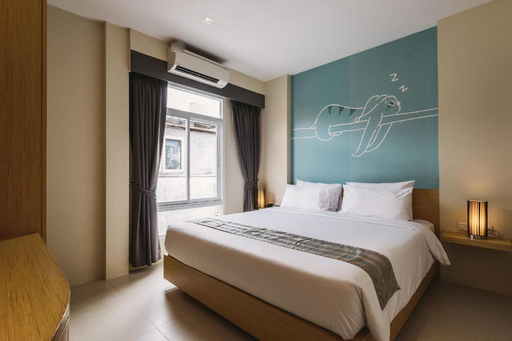 Двухместный (Улучшенный двухместный номер с 1 кроватью), TIRAS Patong Beach Hotel