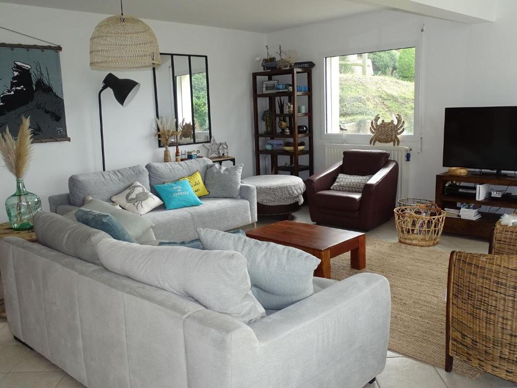 Breton holiday home with fantastic sea views photo 2