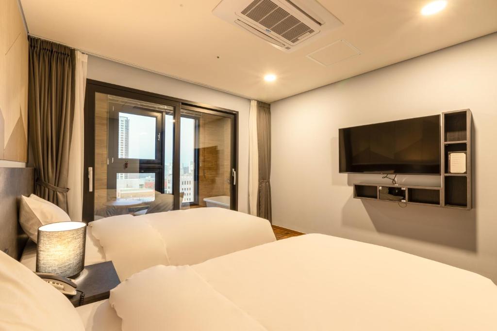 Urban-Est Hotel photo 2