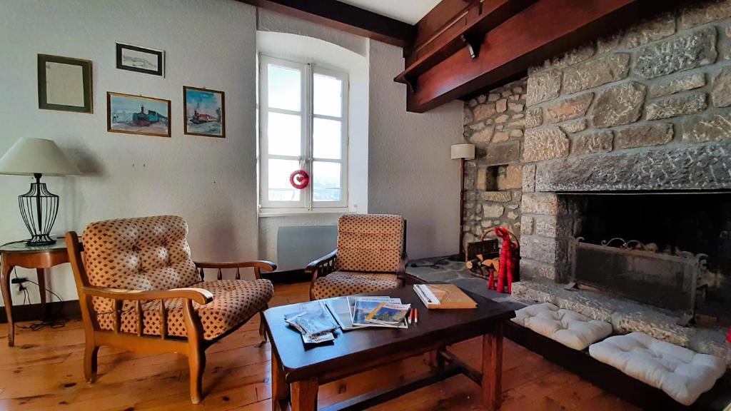 Gite La Coustourelle - Appartement T4 en coeur de village photo 3