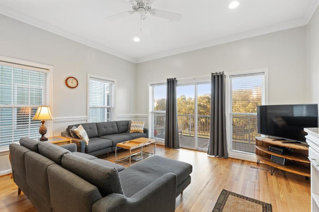 113 Waters Edge Community photo 1