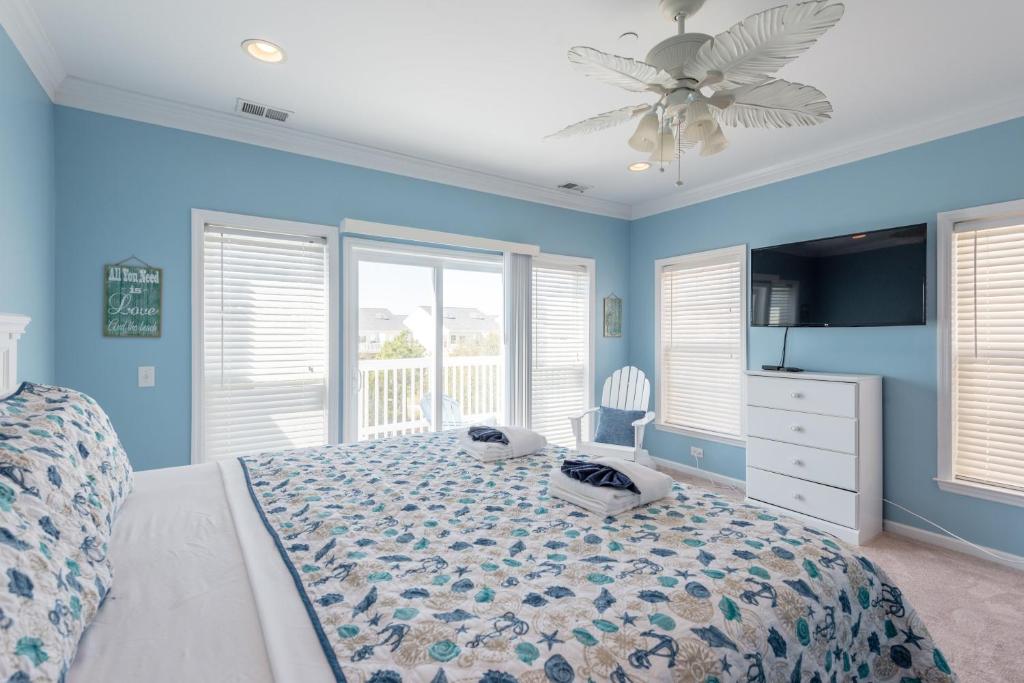 103 WATERS EDGE ~ 3Bed/3Bath Townhouse~ Pool~Fishing Dock photo 2