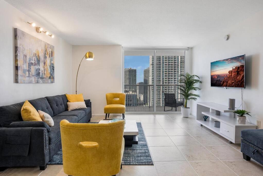 Beautiful 3 bedroom apartment in Brickell Miami image