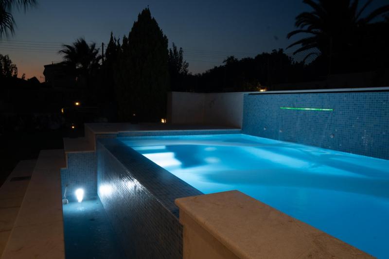 Luxury heated pool Villa photo 1
