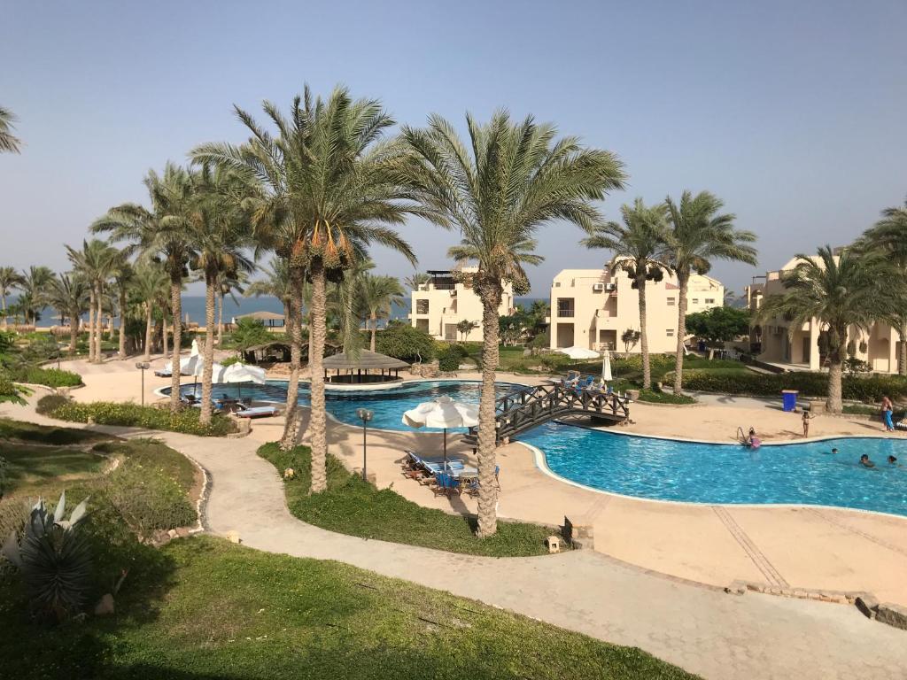 Chalet with Roof at Laguna Bay- Ain Sokhna - شالية غرفتين مكيف بالكامل بالرووف قرية لاجونا باي - العين السخنة photo 1