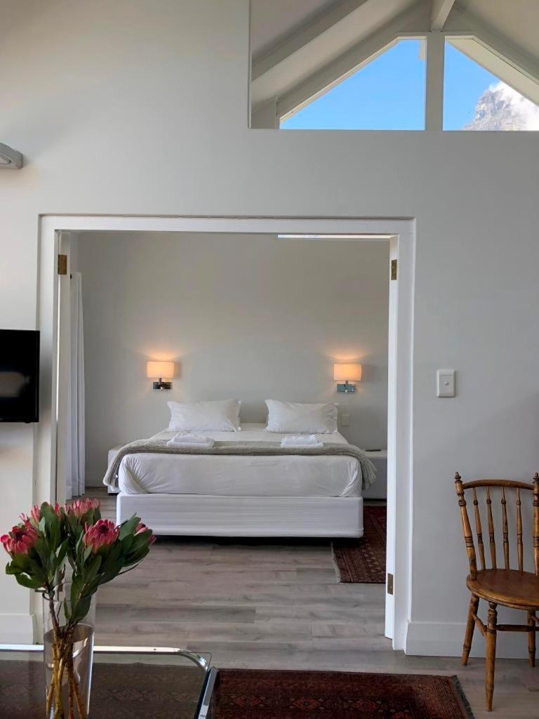 Camps Bay Loft with Stunning Mountain and Ocean Views photo 1