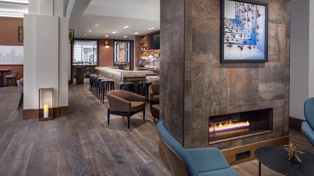 Hyatt Centric Faneuil Hall Boston - Tap to explore photos