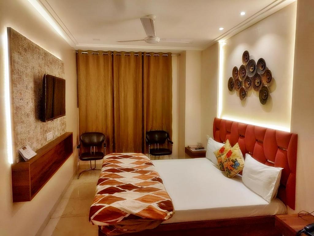 Hotel Luxuria photo 2