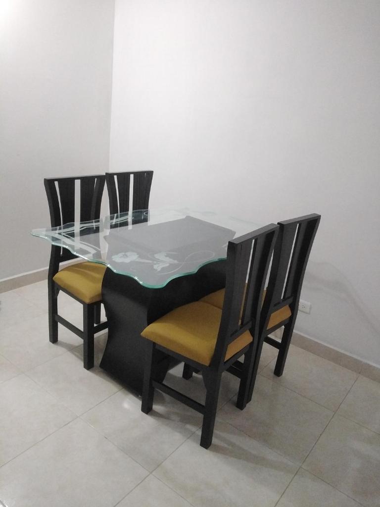 Arriendo hermoso y amplio apartamento amoblado y con piscina, frente a la estación Niquia y al centro comercial puerta del norte. photo 3