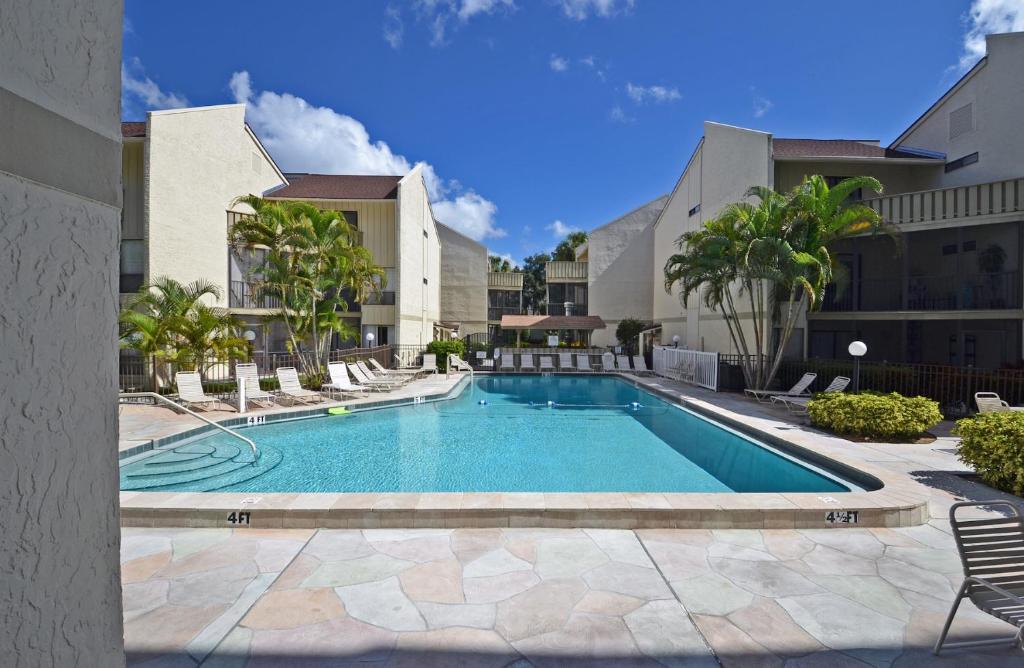 NEW Updated Siesta Key Vacation Rental with Heated Pool Access image