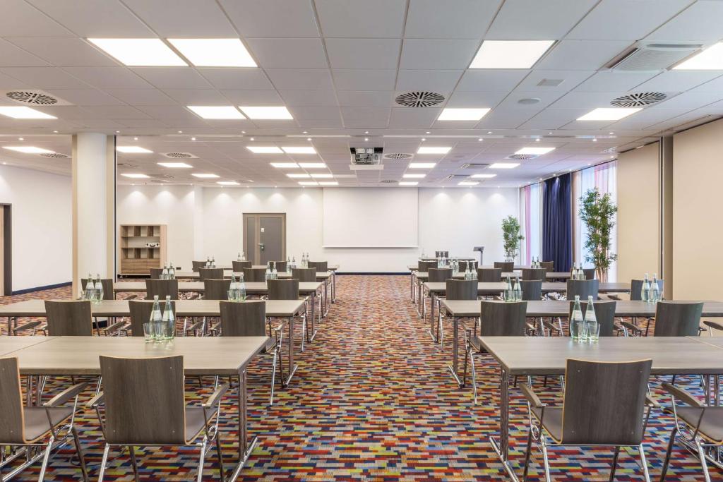 Park Inn by Radisson Neumarkt photo 4