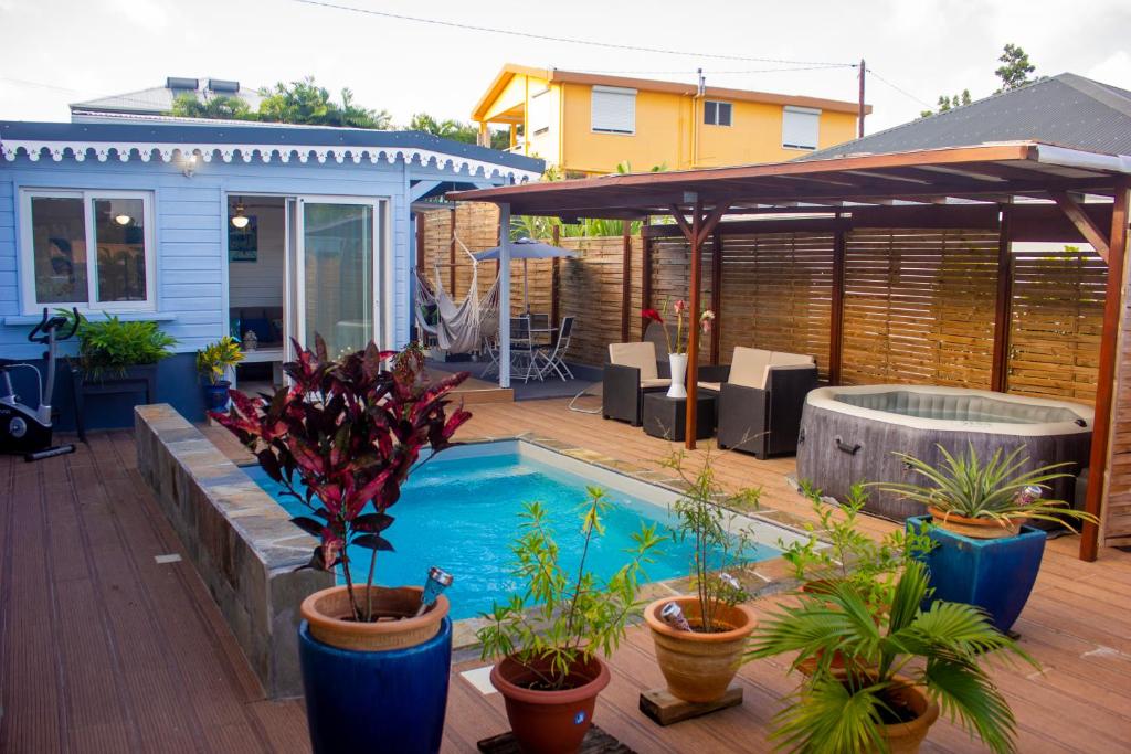 Les Bougainvilliers Tropicaux