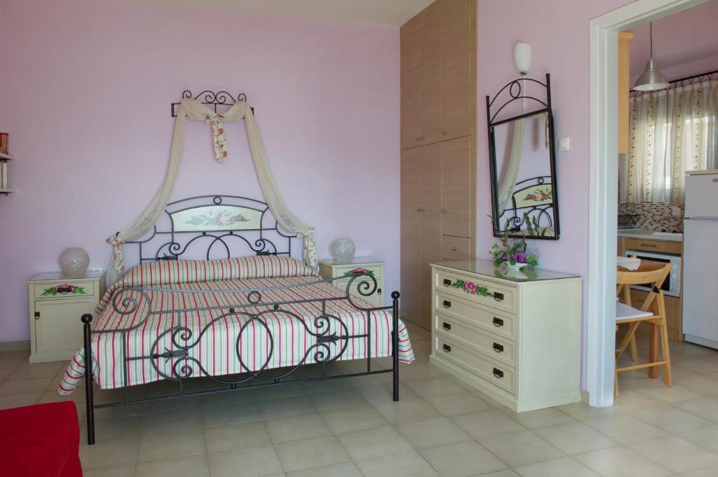 Mirella Studios photo 1