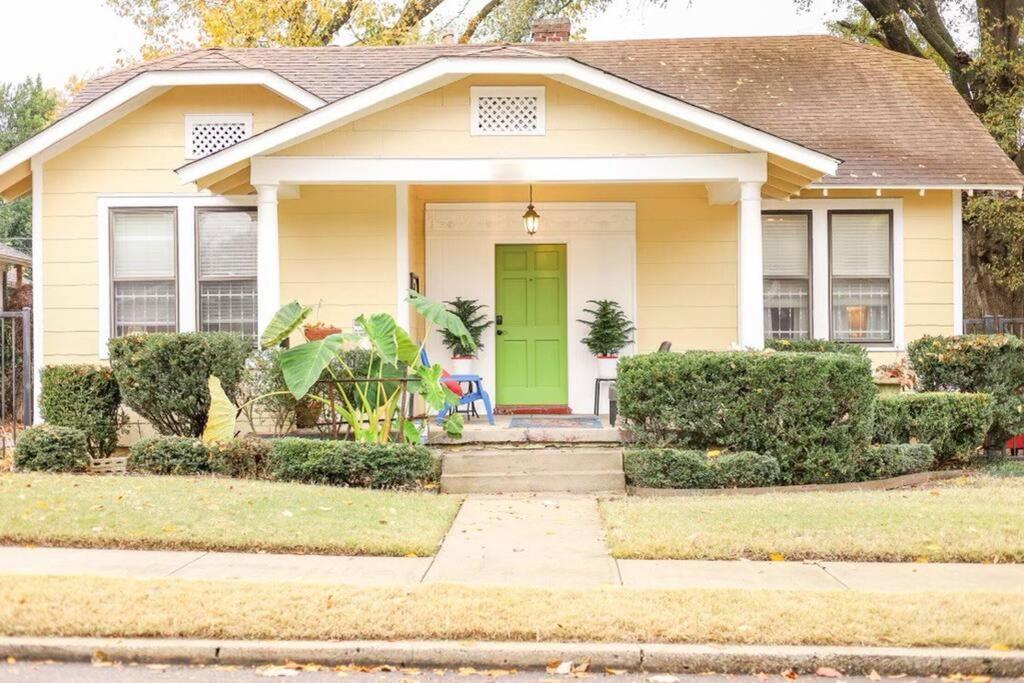 J Birds’ Bungalow in the heart of Midtown image