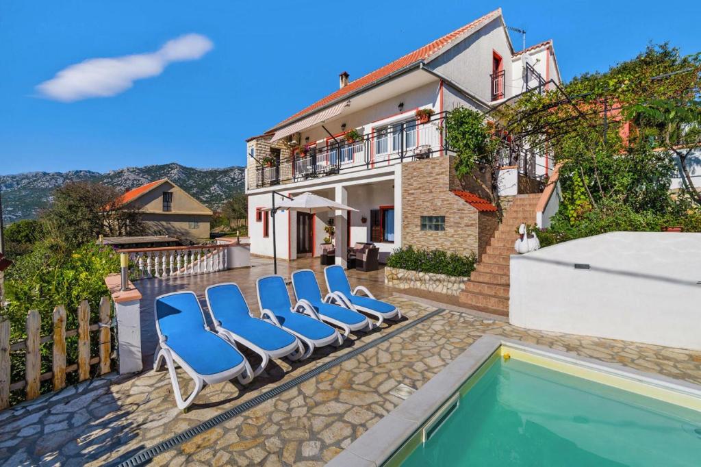 Holiday home in Rovanjska with pool photo 4