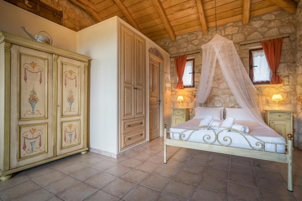 Myrties stone houses - Ta Petrina photo 2