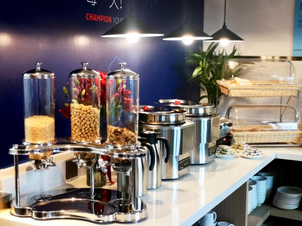 Holiday Inn Express Qingdao City Center, an IHG Hotel photo 2