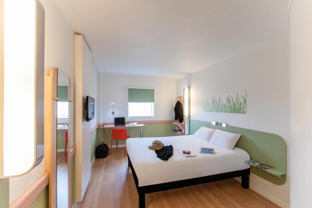 Ibis Budget Valencia Aeropuerto photo 2