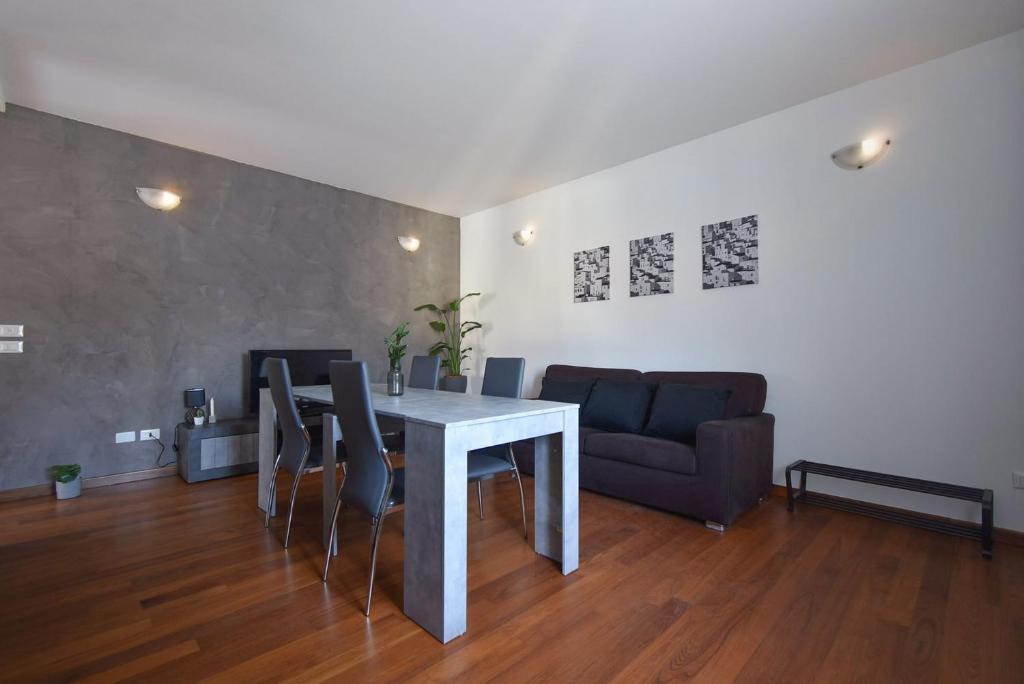 By the Hills Apartment photo 2