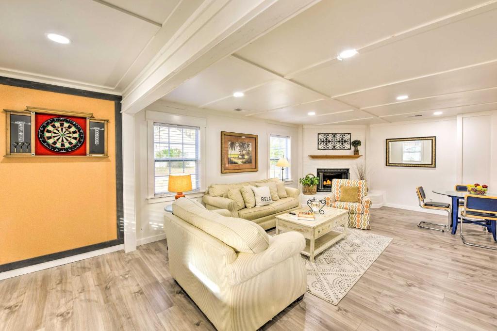 Bright Beaufort Home with Porch and Fire Pit! photo 4