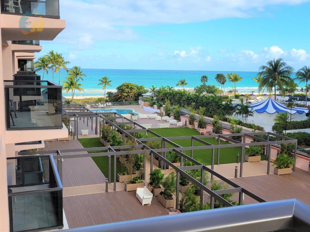 Deluxe Beach Resort - HORA RENTALS image