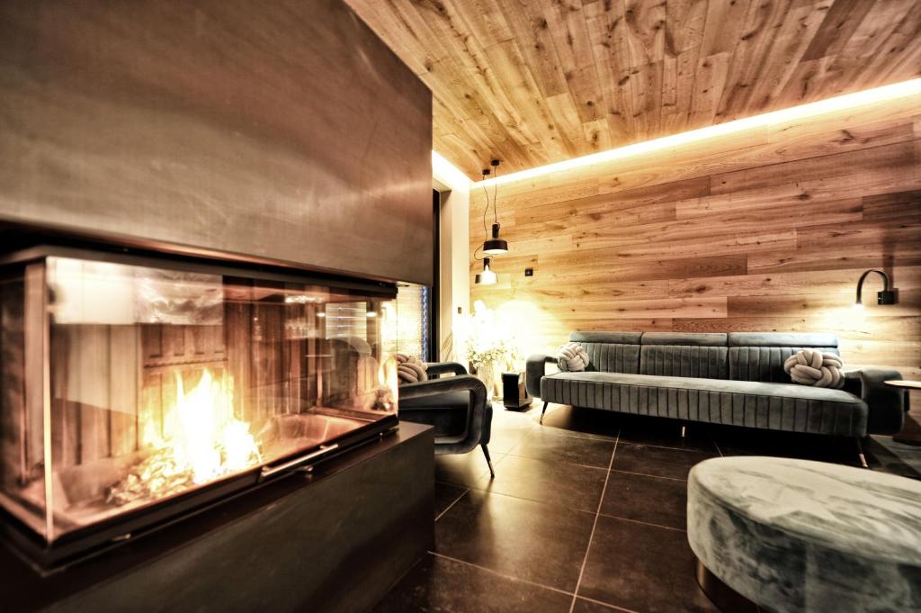 Alpine Penthouse - Stunning & Luxurious photo 2