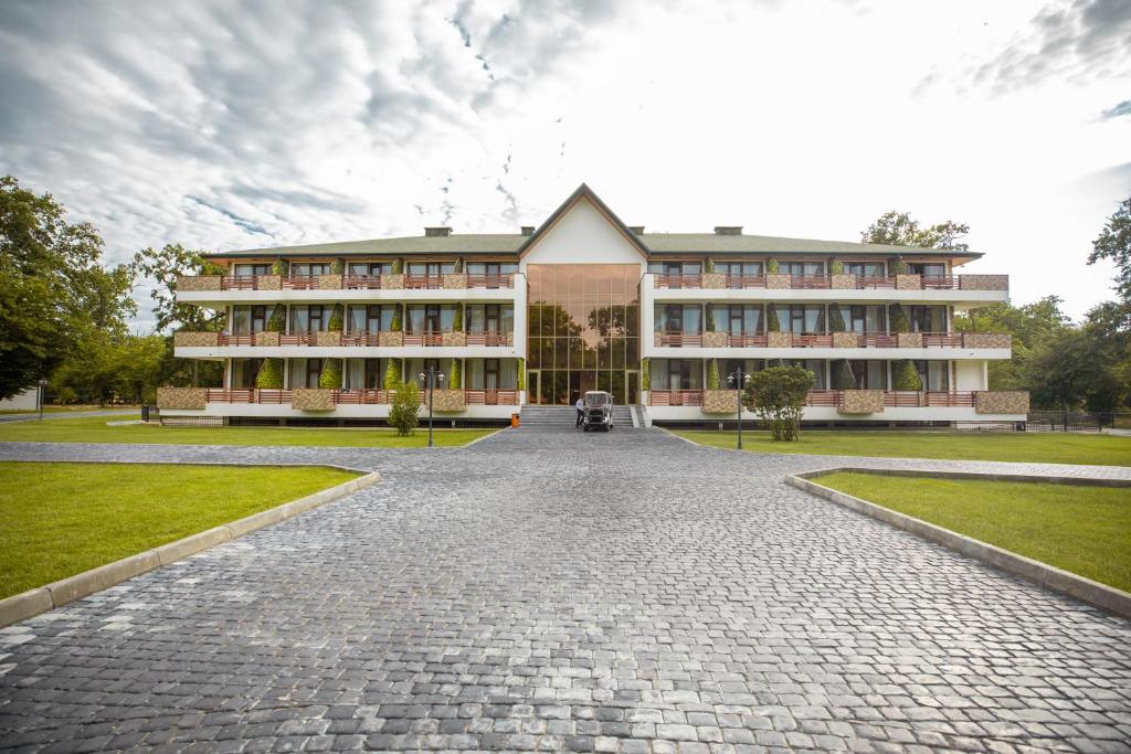 RIVER INN RESORT AND SPA