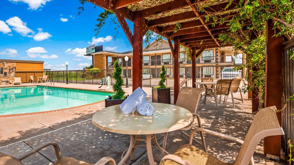 Best Western El Reno image