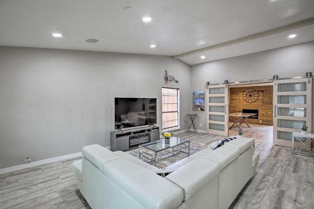 Family-Friendly Garland Home with Private Pool! photo 3