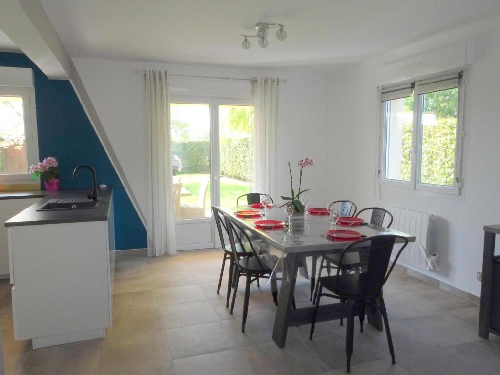 Semi-detached house, Bréhal photo 4