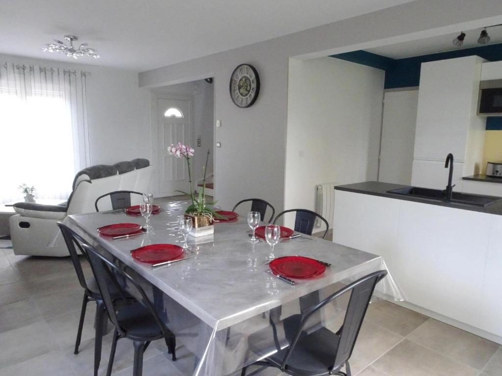 Semi-detached house, Bréhal photo 3