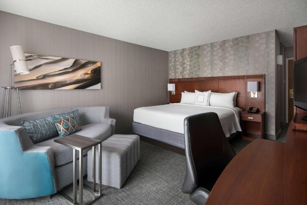 Sonesta Select Los Angeles LAX El Segundo Room Type - Hearing Accessible Guestroom King
