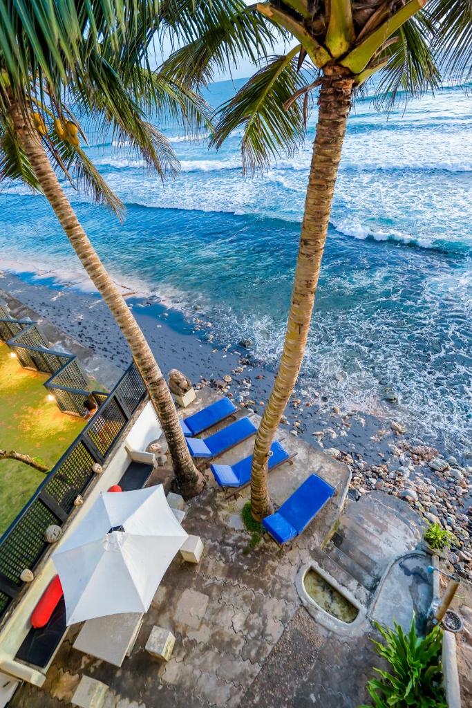 Blue Sky Beach Resort photo 1
