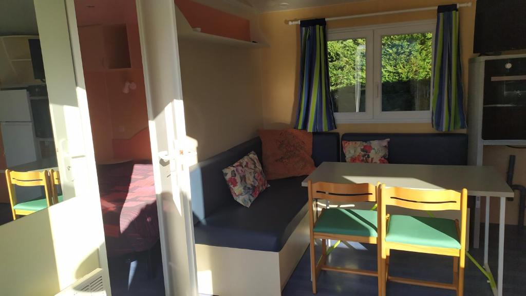 mobil-home du lac de Foix photo 3