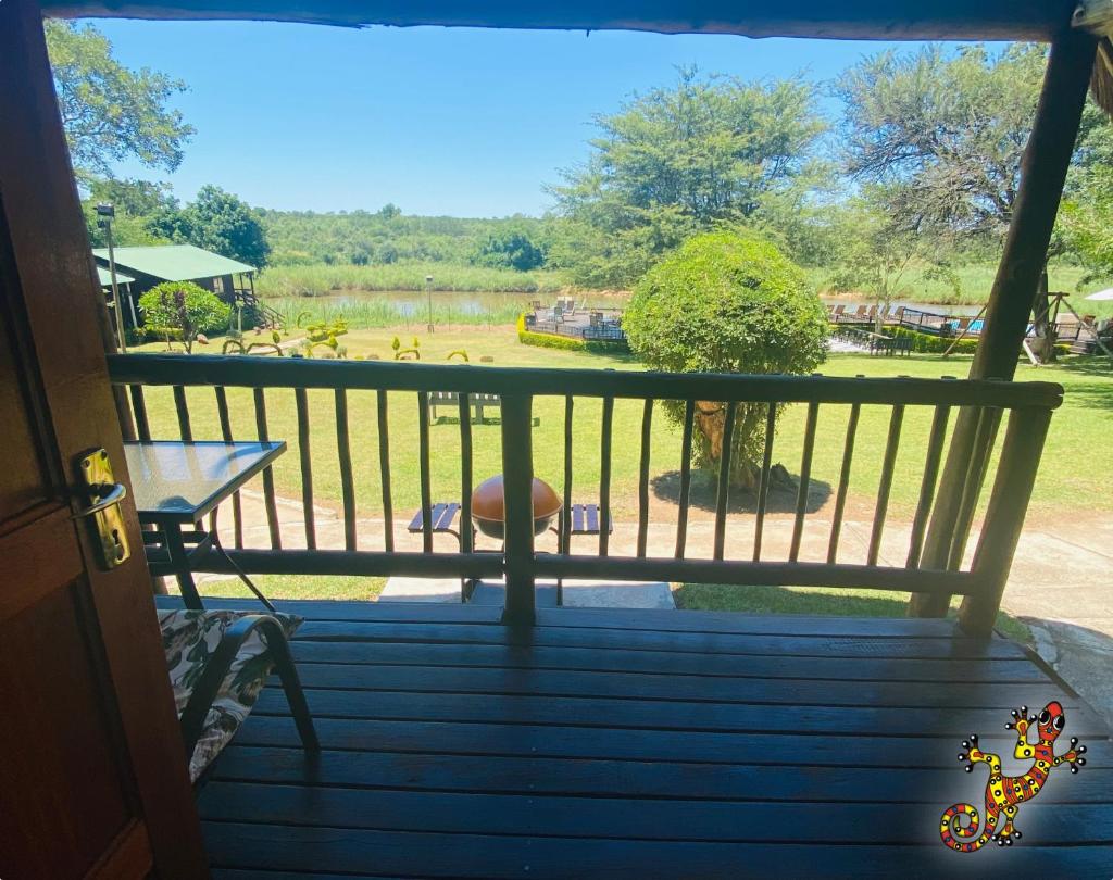 Sabie River Bush Lodge - Tap to explore photos