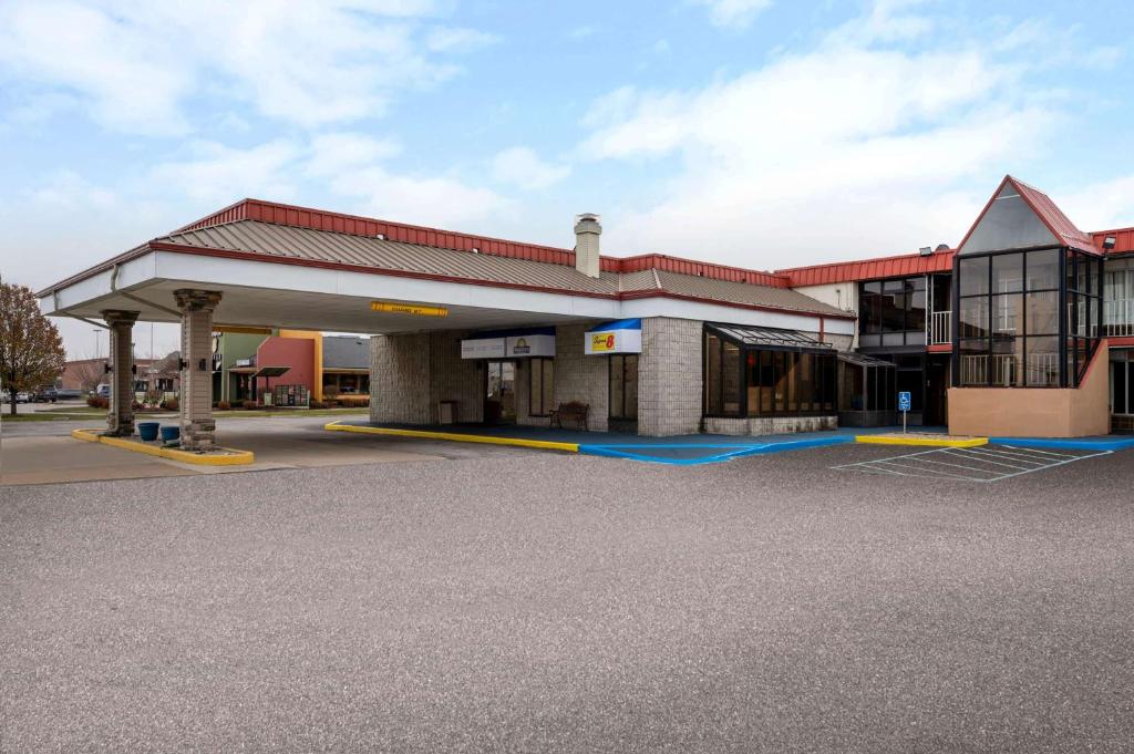 Days Inn by Wyndham Perrysburg/Toledo image