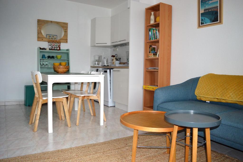 Triplex avec jardinet - wifi - à 400m de la plage photo 2