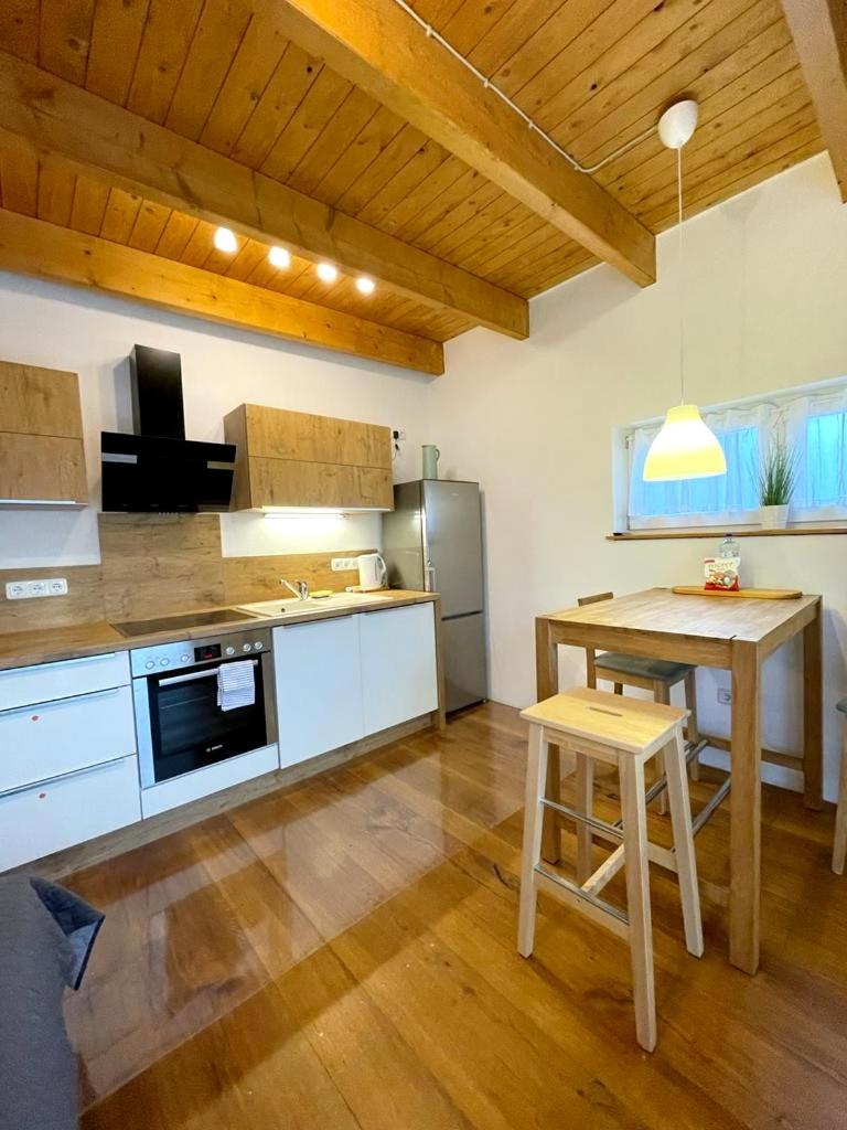 Ferienwohnung im Stadtzentrum von Bernau - Komfortable Wohnung mit 2 Zimmern, Bad, Spülmaschine, Waschmaschine, komplette Küche, WLAN, Terrasse, ruhige Lage photo 4