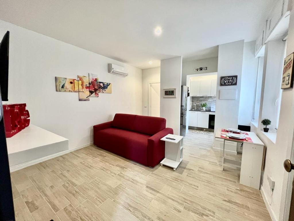 Apt near centre with Parking, Wifi & AirCo by Kibilù Affitti Brevi - Tap to explore photos